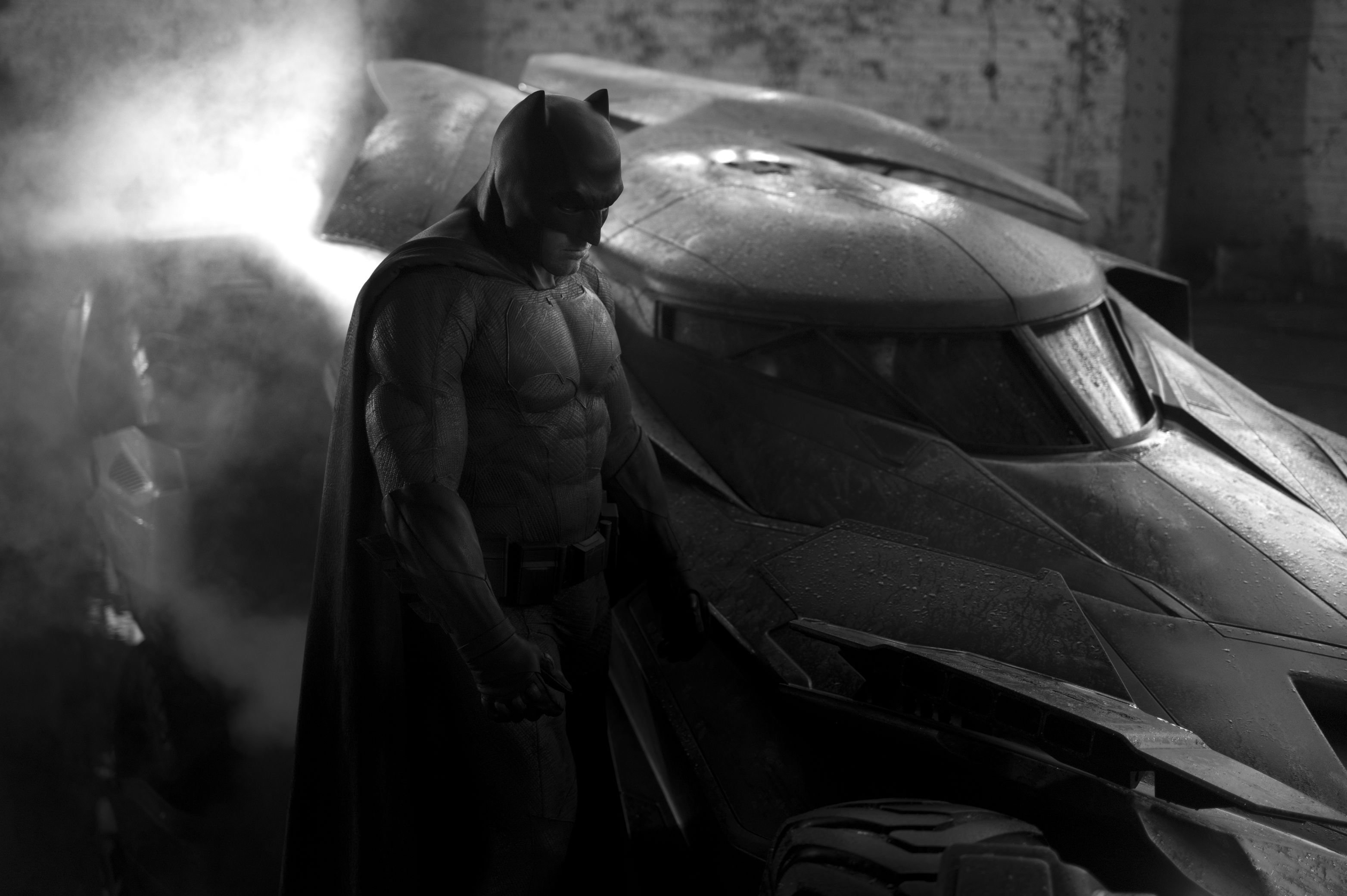 Batman V Superman: Neues Poster und Batsuit in Farbe